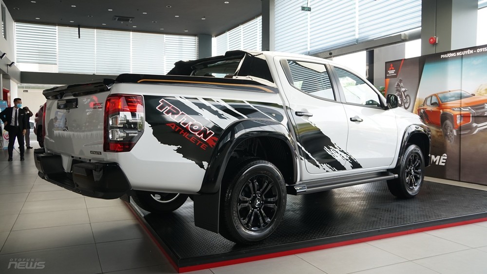 Cận cảnh Mitsubishi Triton Athlete