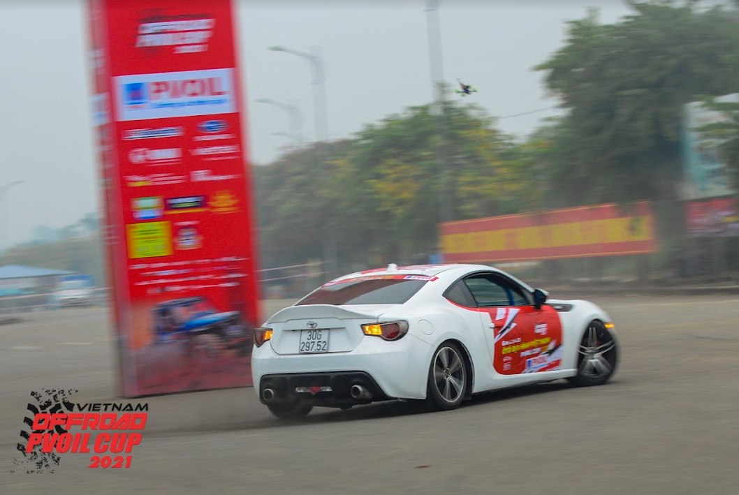 Đã mắt với những pha drift "đốt lốp" mở màn PVOIL VOC 2021 Đã mắt với những pha drift "đốt lốp" mở màn PVOIL VOC 2021