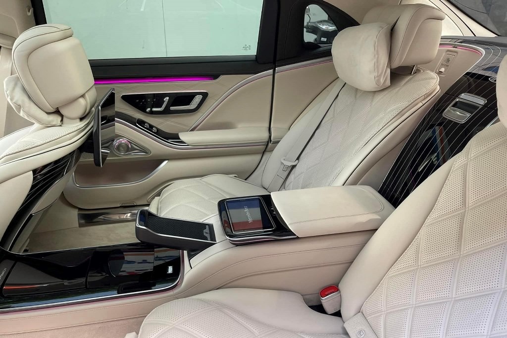 Siêu sang Mercedes-Maybach S680 đầu tiên về nước Siêu sang Mercedes-Maybach S680 đầu tiên về nước