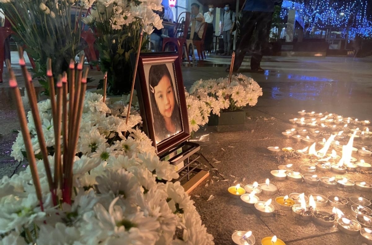 Sự im lặng đồng lõa Sự im lặng đồng lõa