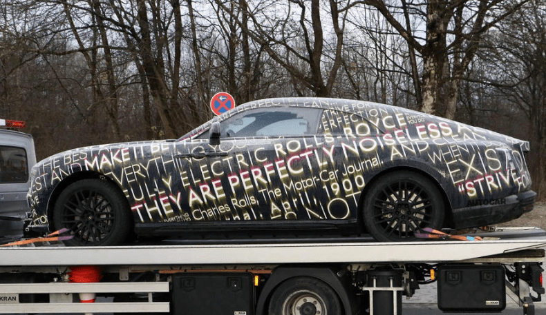 Rolls-Royce Spectre lần đầu lộ diện Rolls-Royce Spectre lần đầu lộ diện