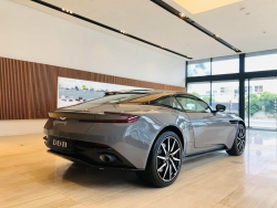 Aston Martin DB11 màu xám China có mặt tại Việt Nam