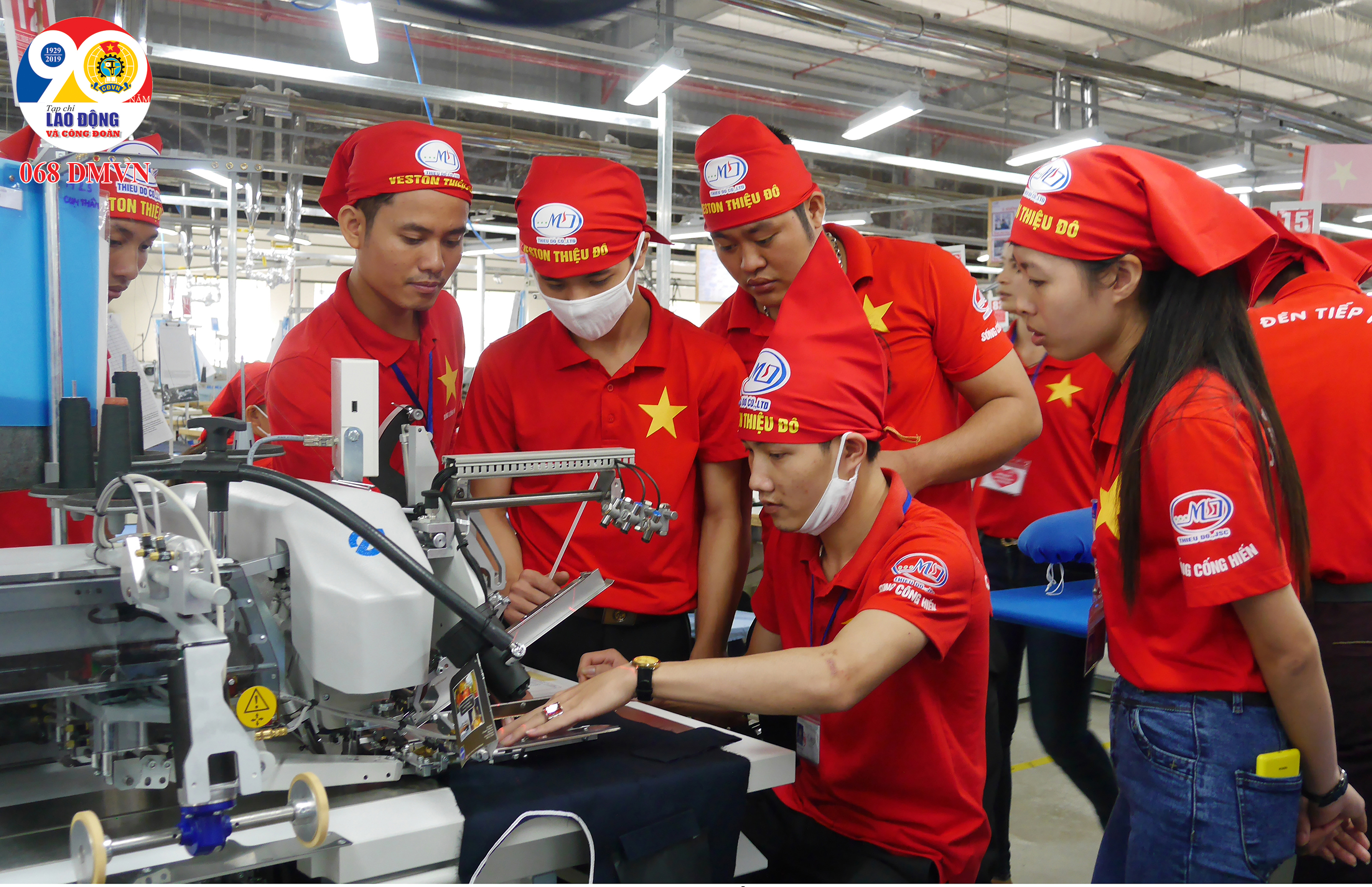 Một nhóm công nhân tham gia Hội thi thợ giỏi Tổng Công ty May 10-CTCP Một nhóm công nhân tham gia Hội thi thợ giỏi Tổng Công ty May 10 CTCP