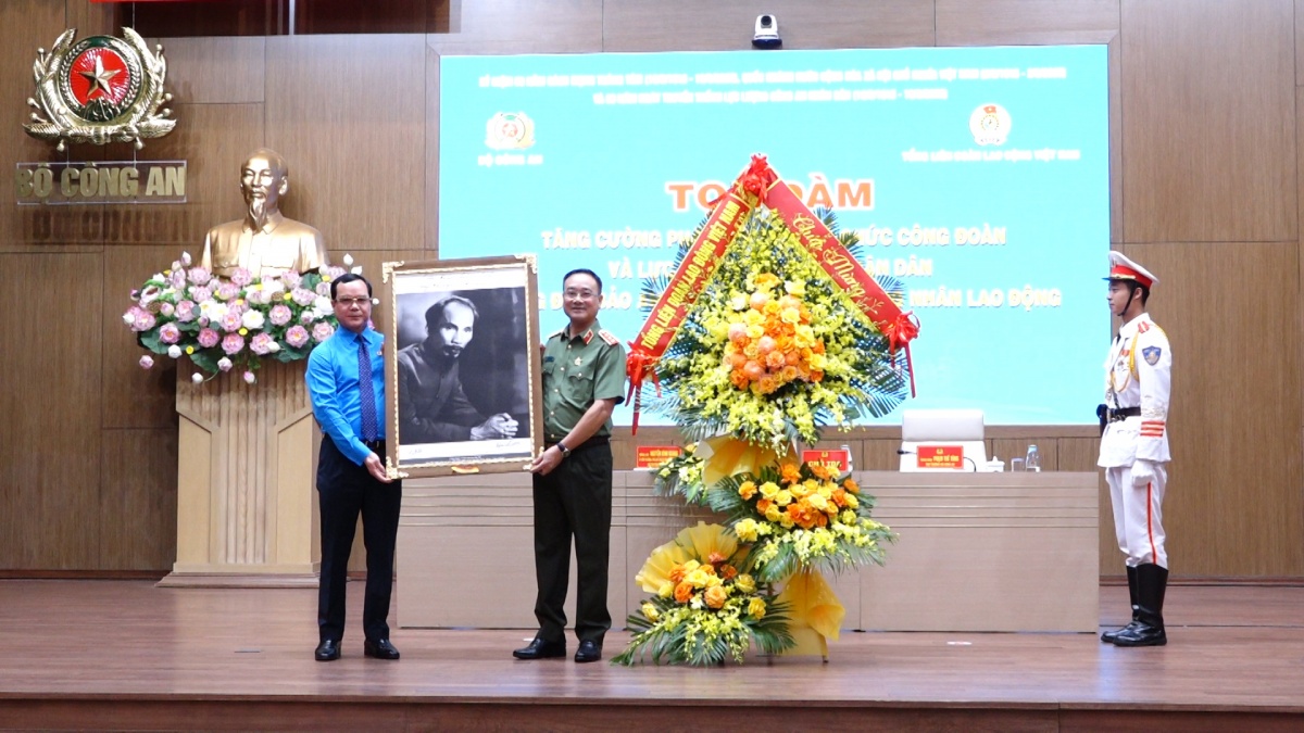 Tăng cường "lá chắn" an ninh, an toàn cho công nhân lao động