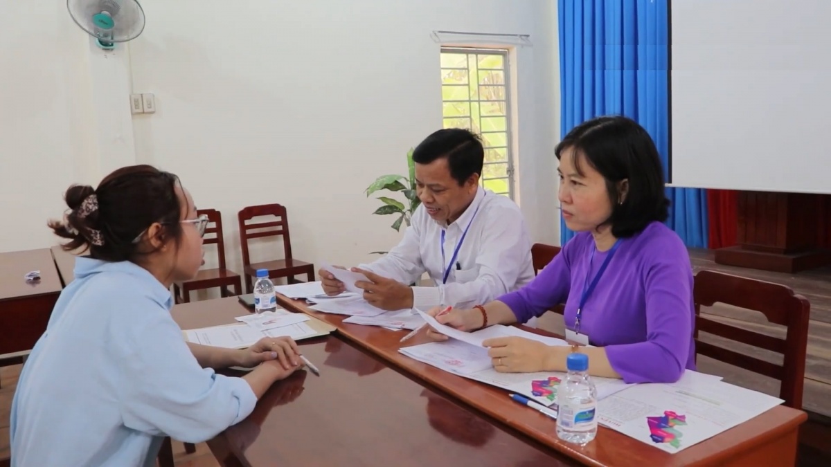 Đề xuất hướng xếp lương với công chức được tuyển dụng