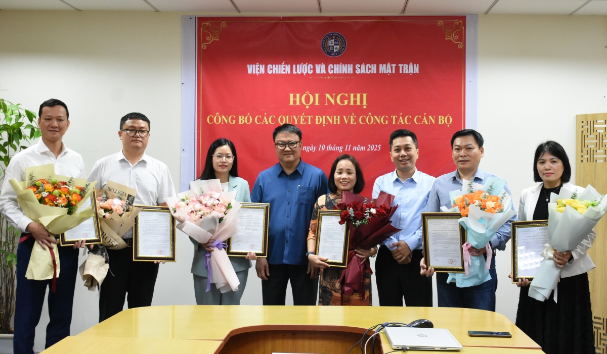 Công bố các quyết định về công tác cán bộ Viện Chiến lược và Chính sách Mặt trận