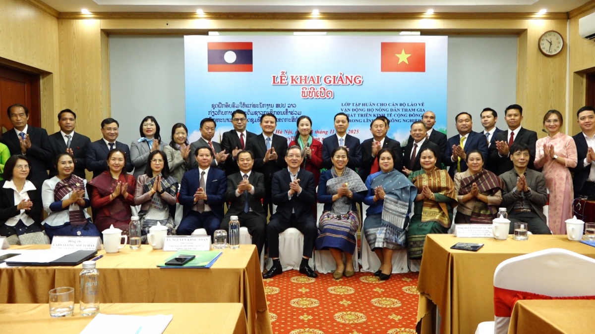 Tăng cường hợp tác Việt Nam – Lào trong đào tạo cán bộ nông nghiệp