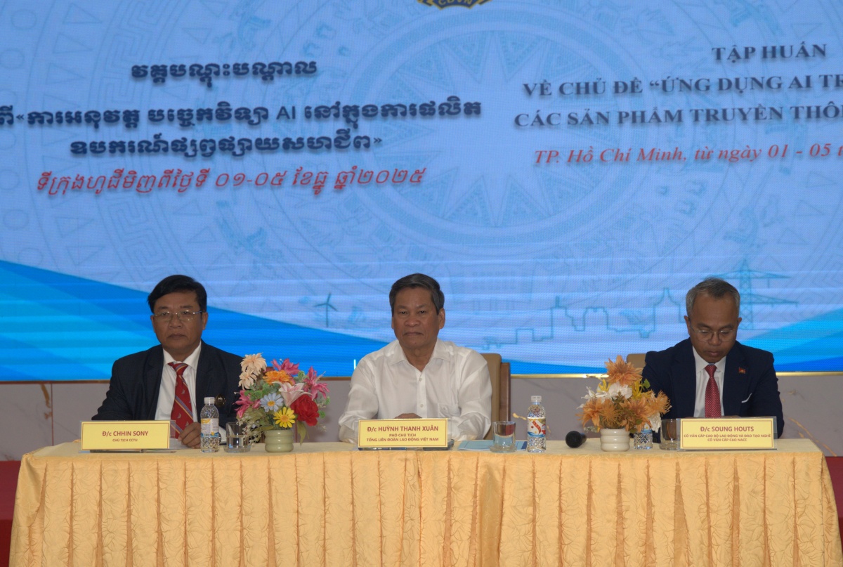 Tập huấn ứng dụng AI trong truyền thông cho cán bộ công đoàn Campuchia