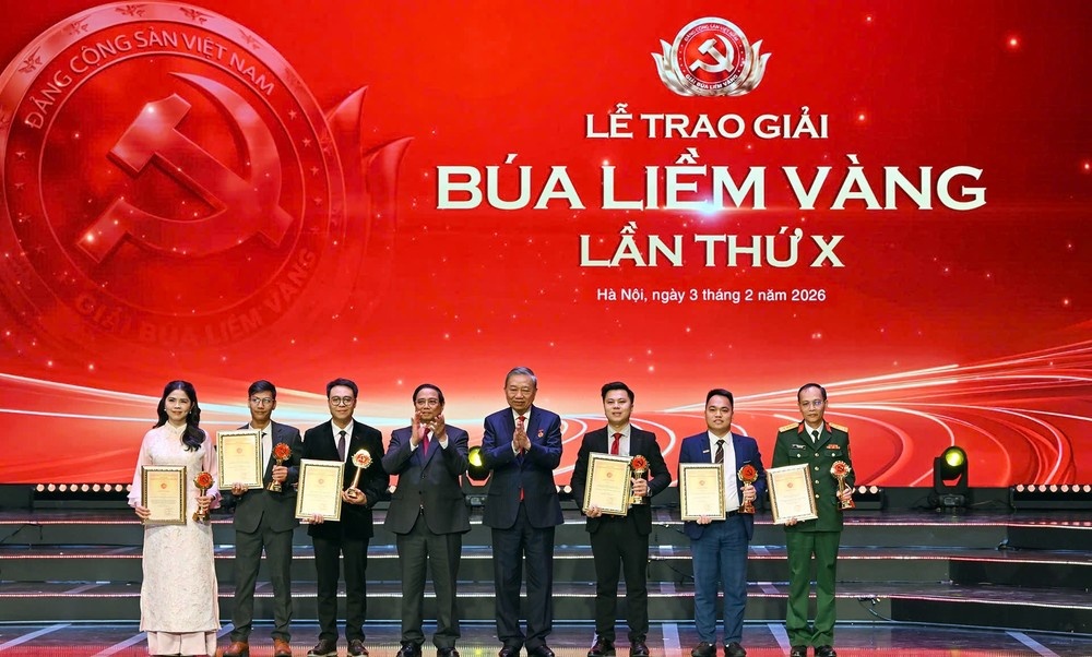 Tạp chí Lao động Đoàn thể giành 2 giải chuyên đề tại Giải Búa liềm Vàng lần thứ X