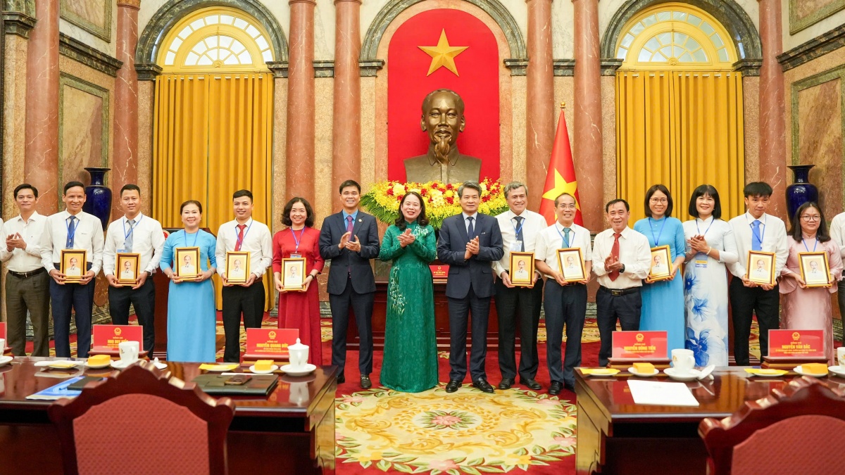 pho chu tich nuoc bieu duong 101 chu tich cong doan co so xuat sac